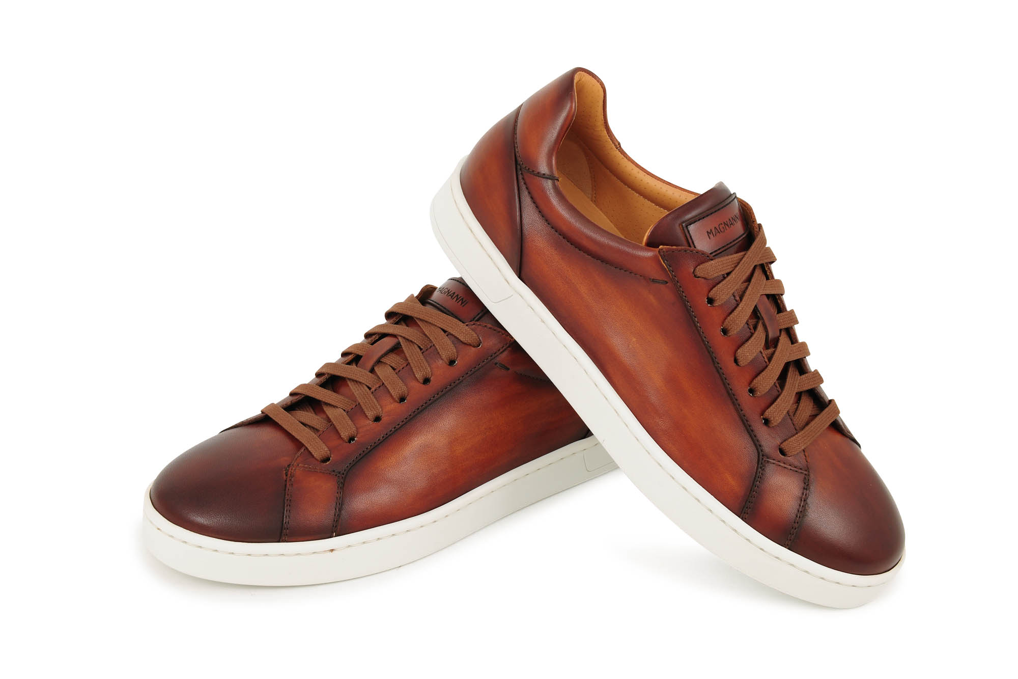 Crisp Cognac Charm: Magnanni 20474 Blanco Cognac Sneakers